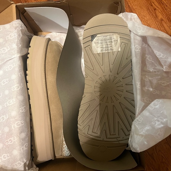 Ugg Tazz slippers - Picture 3 of 3